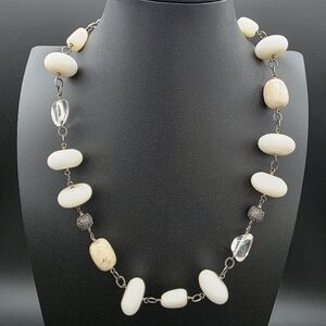 925 BARSE QUARTZ AND WHITE AGATE NECKLACE